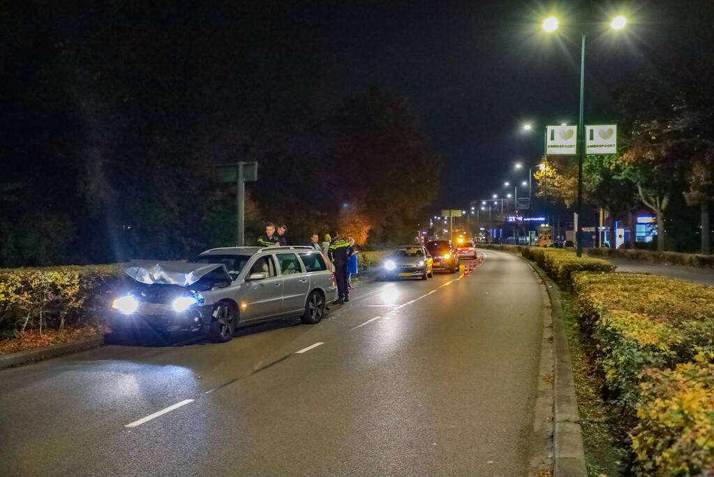 Flinke schade aan personenauto's door kop-staartbotsing