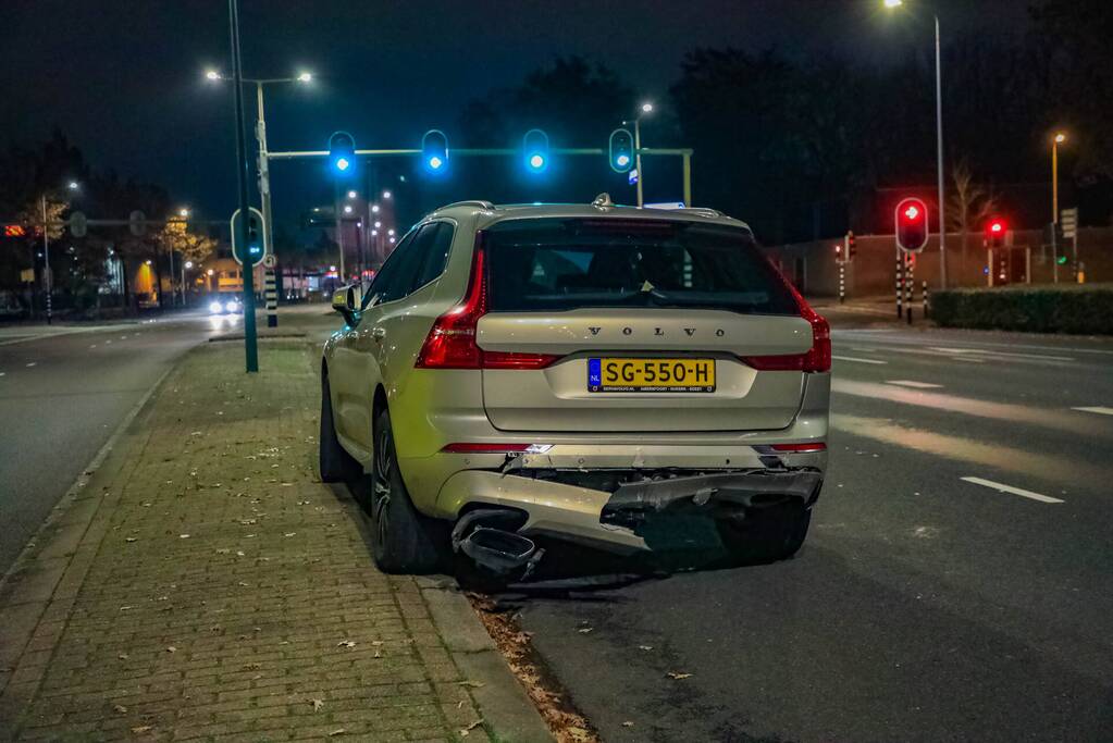 Flinke schade aan personenauto's door kop-staartbotsing