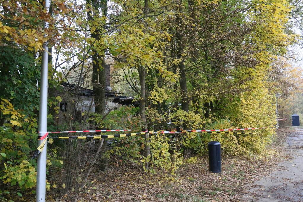 Enorme schade bij brand in voormalig clubhuis