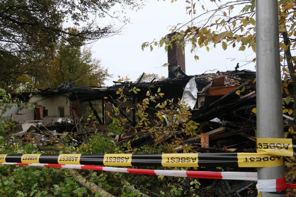Enorme schade bij brand in voormalig clubhuis