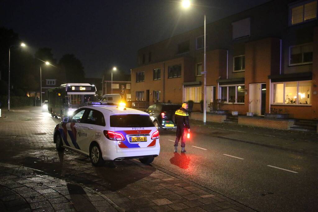 Fietser zwaargewond na val over stoep