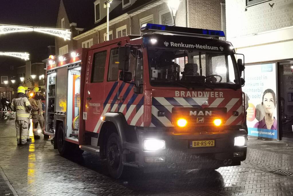 Appartementen ontruimd door brand in winkelpand