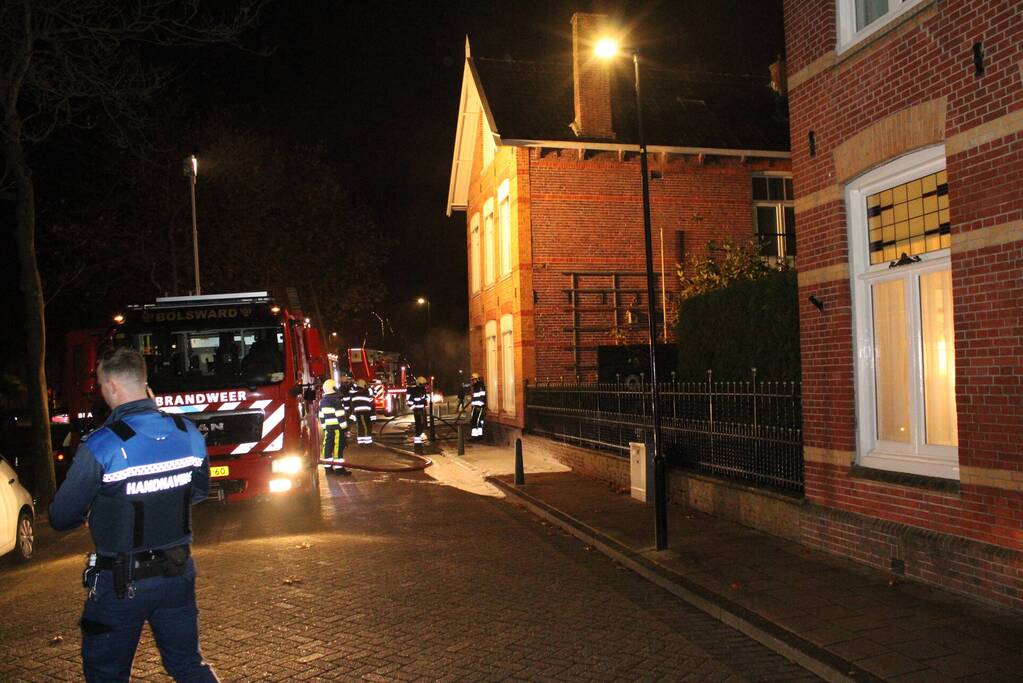 Flinke rookontwikkeling door brand in woning