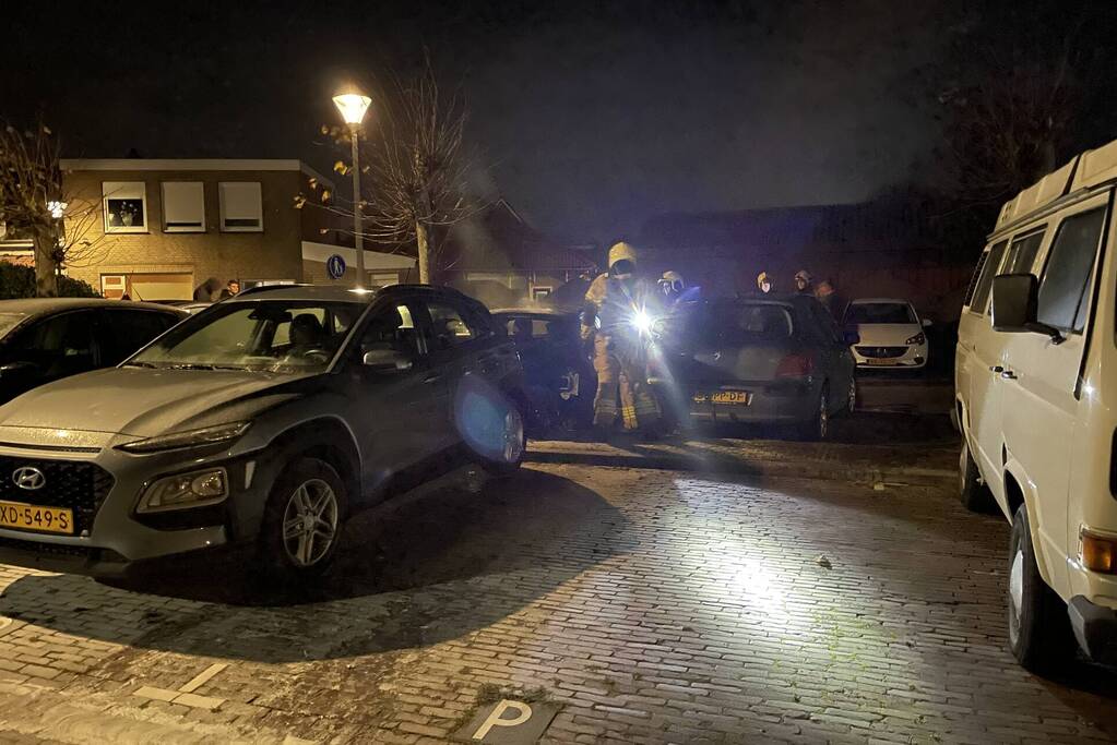 Brand zorgt voor schade aan personenauto