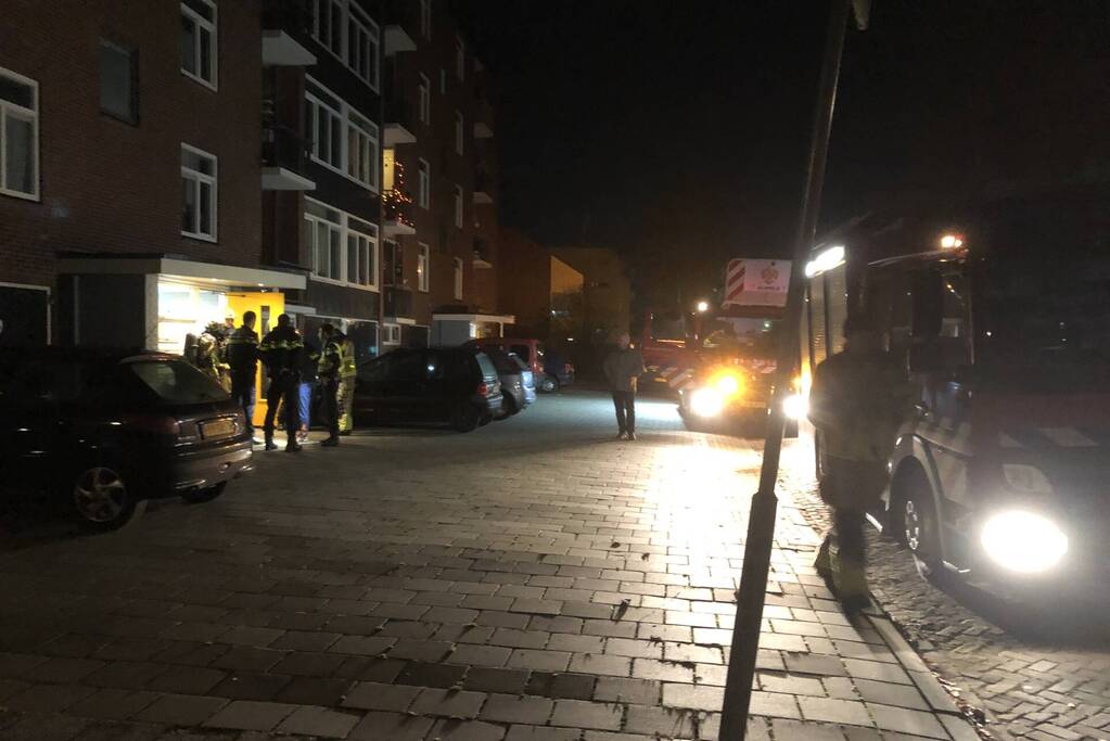 Brandweer controleert woning na brand in kookpan