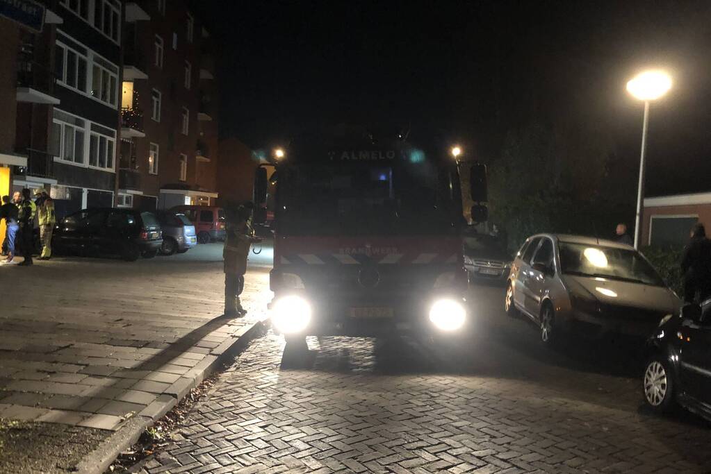 Brandweer controleert woning na brand in kookpan