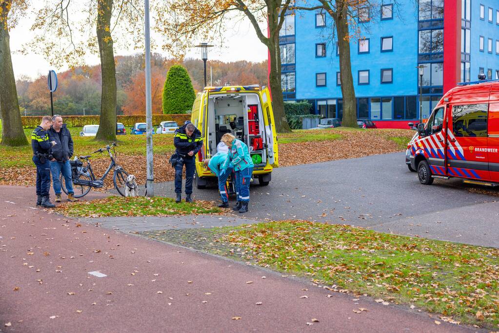 Fietsster gewond naar ziekenhuis na botsing op fietspad