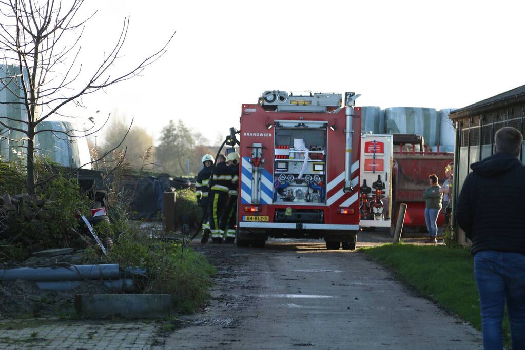 Bestelbus vliegt in brand