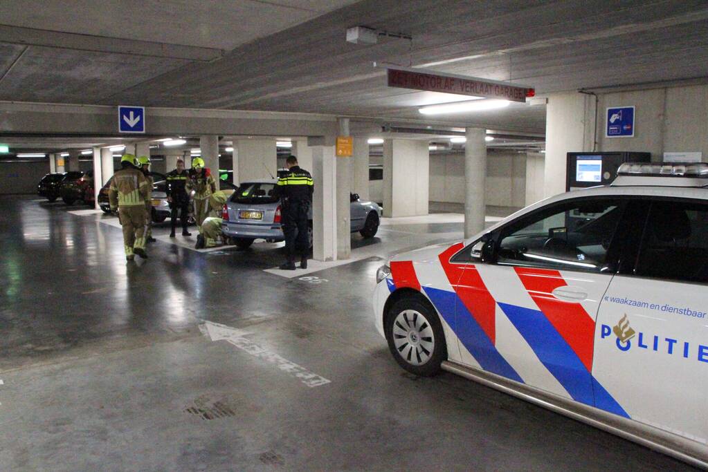 Benzine lekt uit benzinetank auto