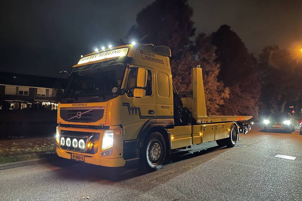 Auto raakt te water na vergeten handrem