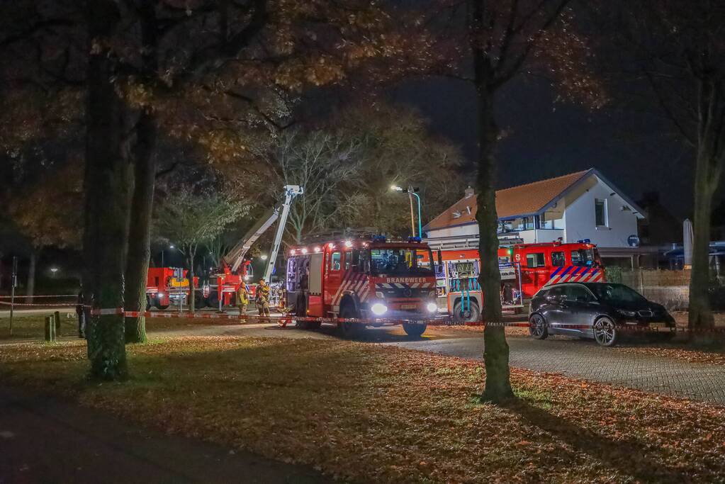 Uitslaande brand in winkelpand
