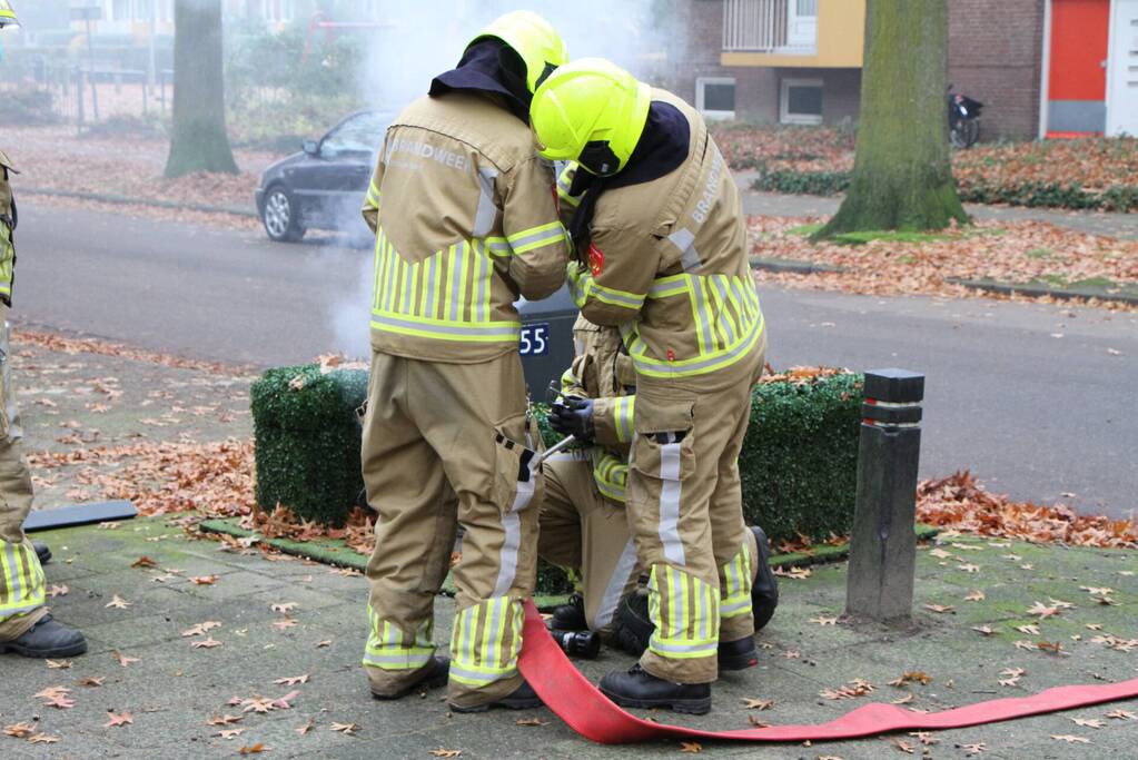 Veel rookontwikkeling door brand in ondergrondse container