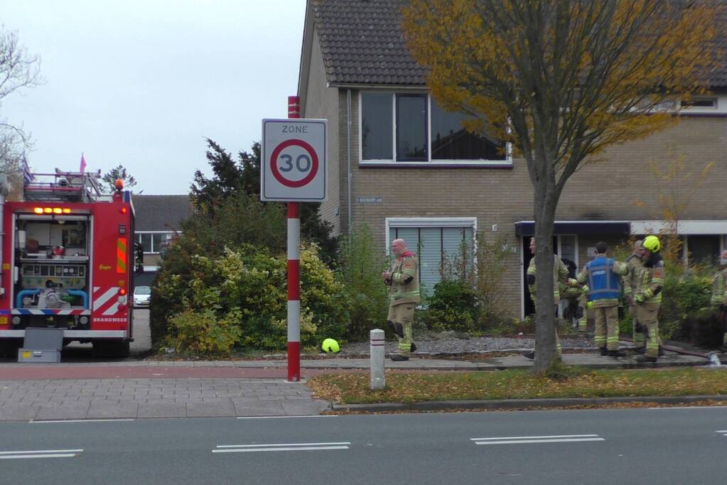 Brandweer pompt woning vol water leeg