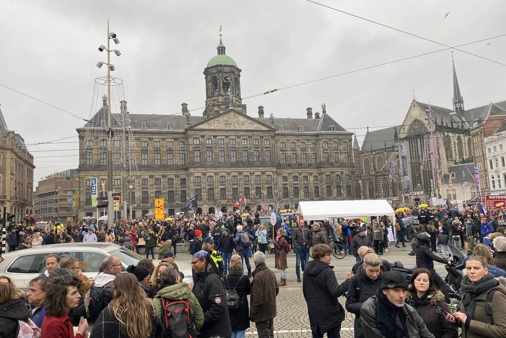 Enkele honderden mensen demonstreren tegen coronamaatregelen