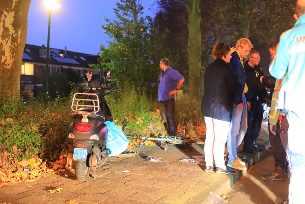 Persoon ernstig gewond bij botsing tussen fiets en scooter