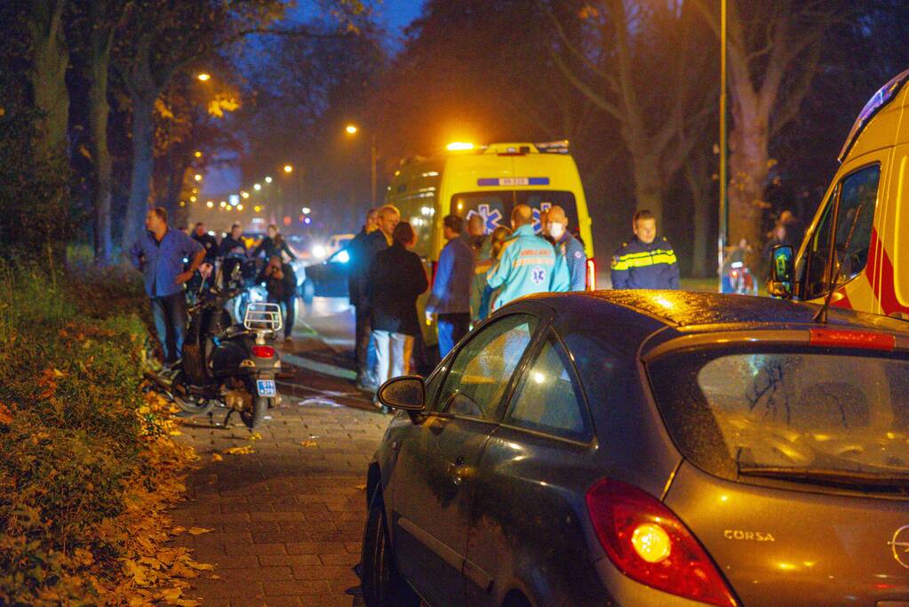 Persoon ernstig gewond bij botsing tussen fiets en scooter