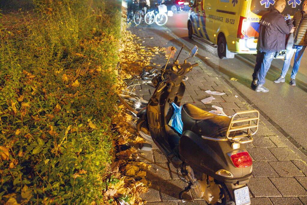 Persoon ernstig gewond bij botsing tussen fiets en scooter