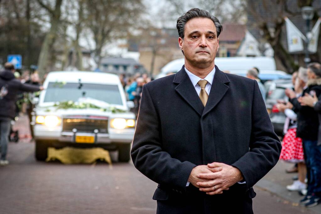 Afscheidsdienst van Mark Elbers druk bezocht