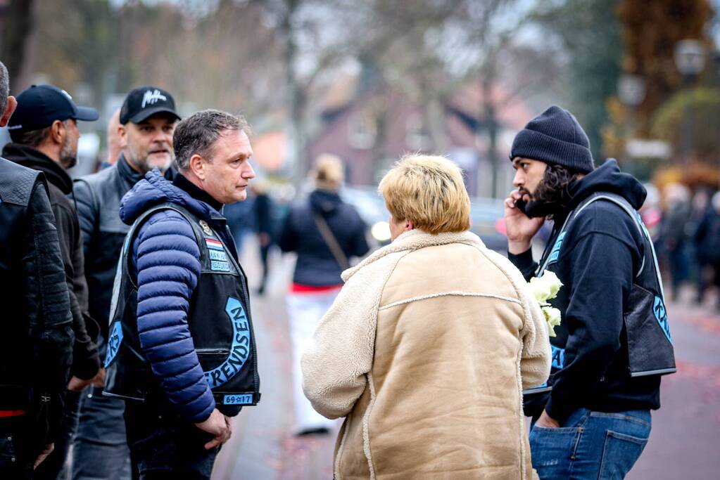 Afscheidsdienst van Mark Elbers druk bezocht