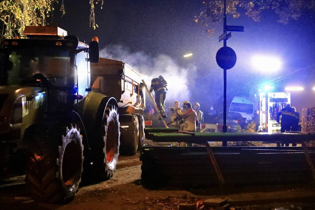 Brand in aanhanger van tractor
