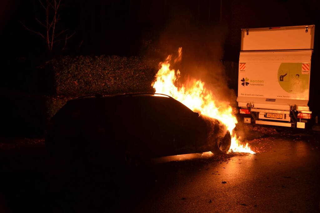Forse brand in personenauto
