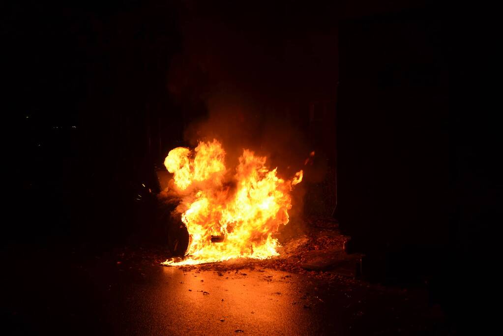 Forse brand in personenauto