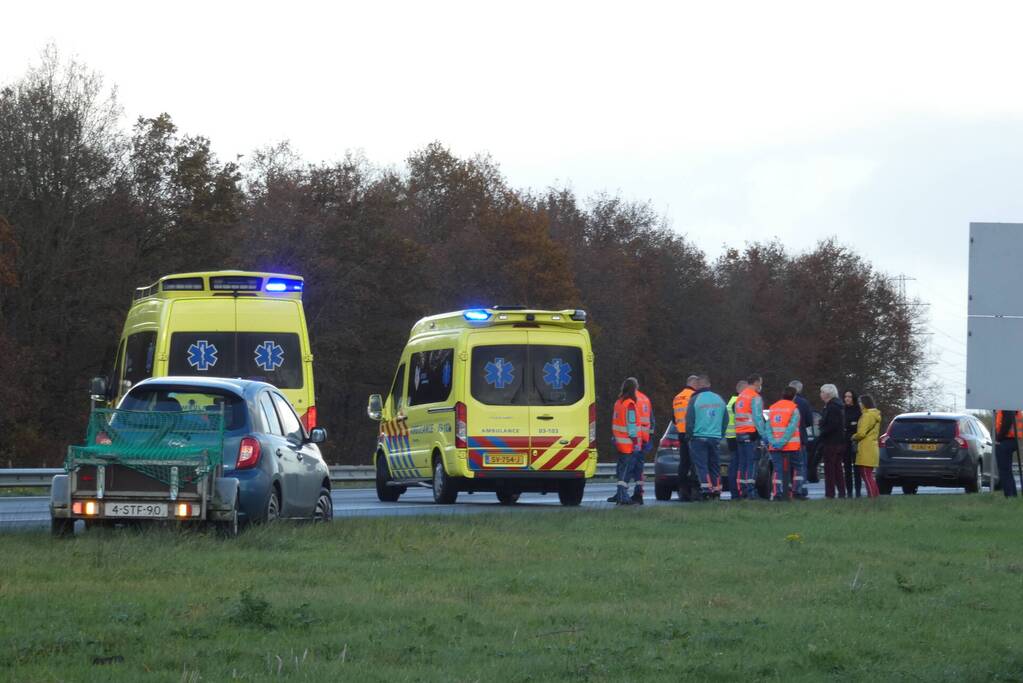Persoon gewond bij aanrijding tussen meerdere voertuigen