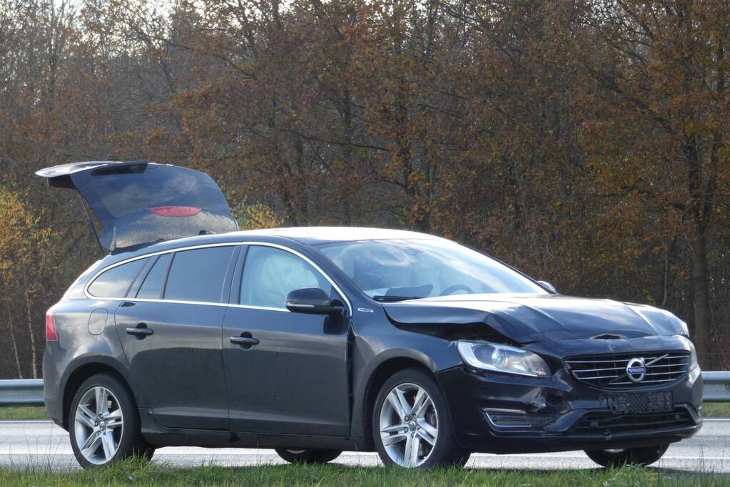 Persoon gewond bij aanrijding tussen meerdere voertuigen