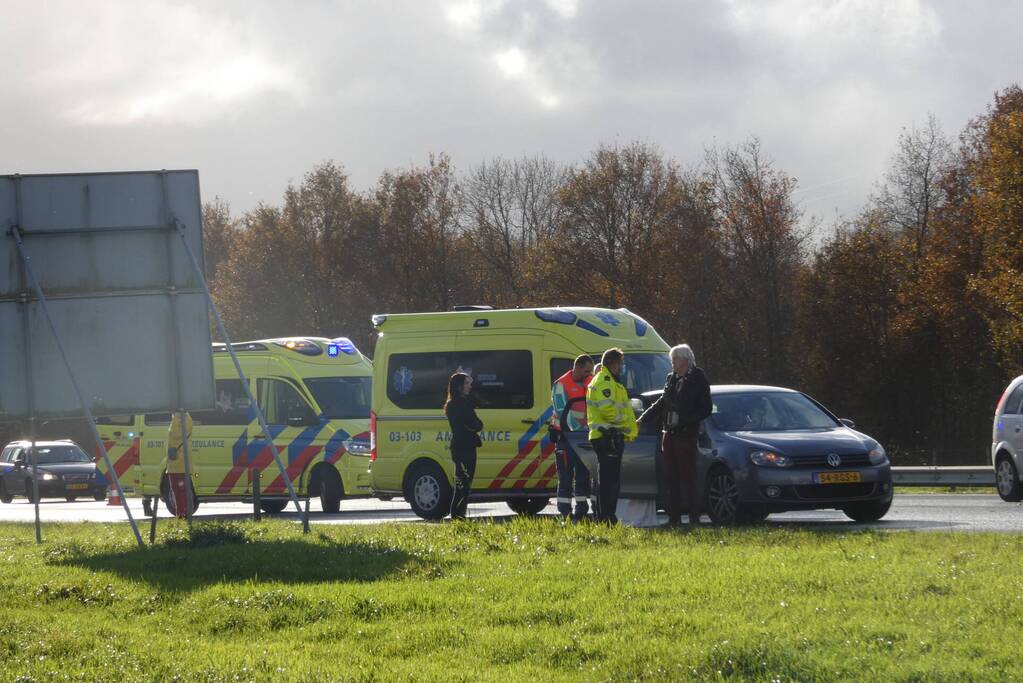 Persoon gewond bij aanrijding tussen meerdere voertuigen