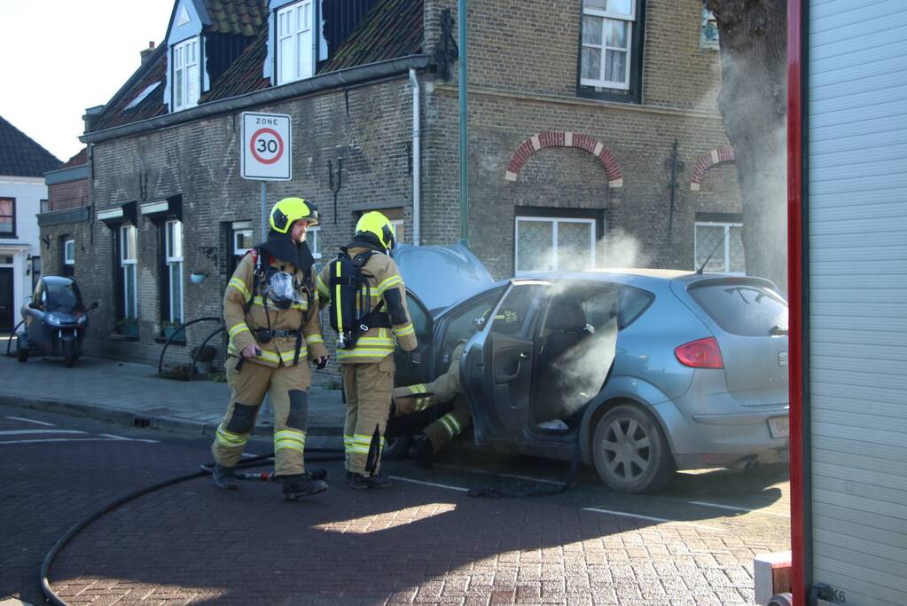 Auto total-loss door brand