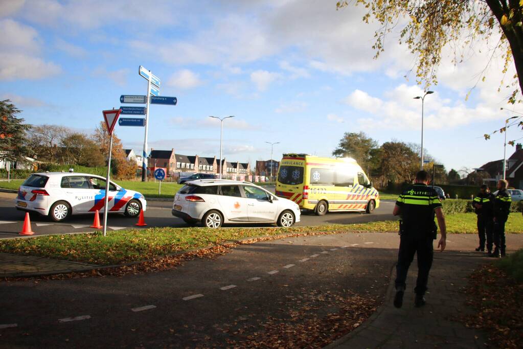 Scooterrijder gewond bij aanrijding met auto