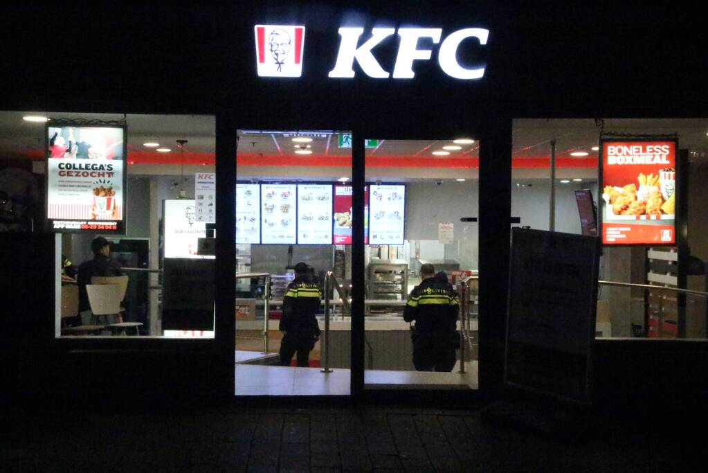 Overvaller bedreigt KFC-personeel met mes