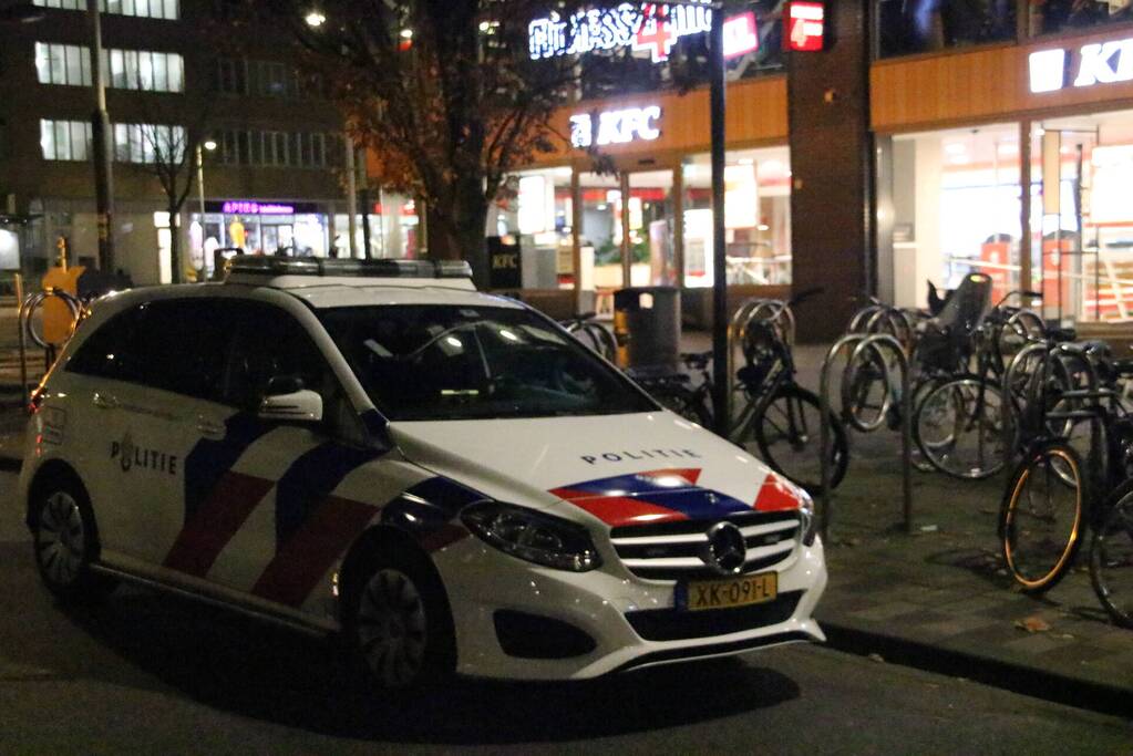 Overvaller bedreigt KFC-personeel met mes