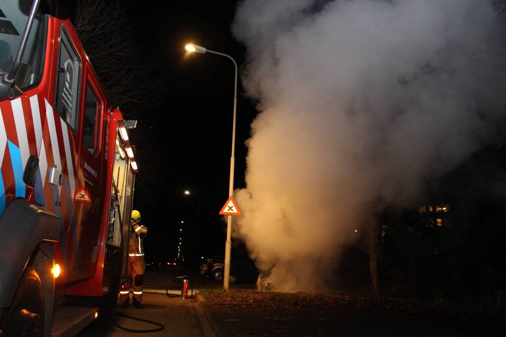 Auto volledig verwoest door brand