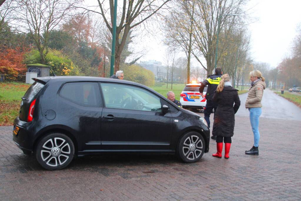 Fietsster gewond bij botsing met auto