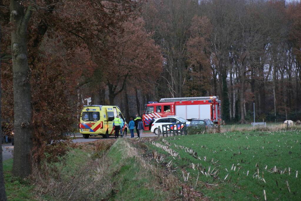 Schade aan personenauto door botsing met bestelbus