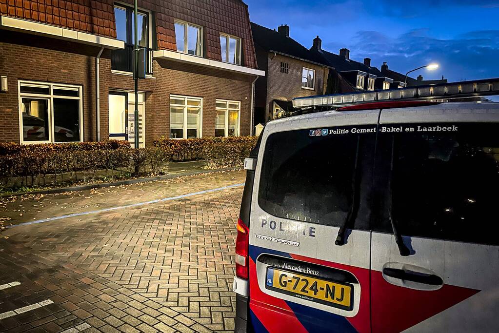 Recherche doet onderzoek in woning