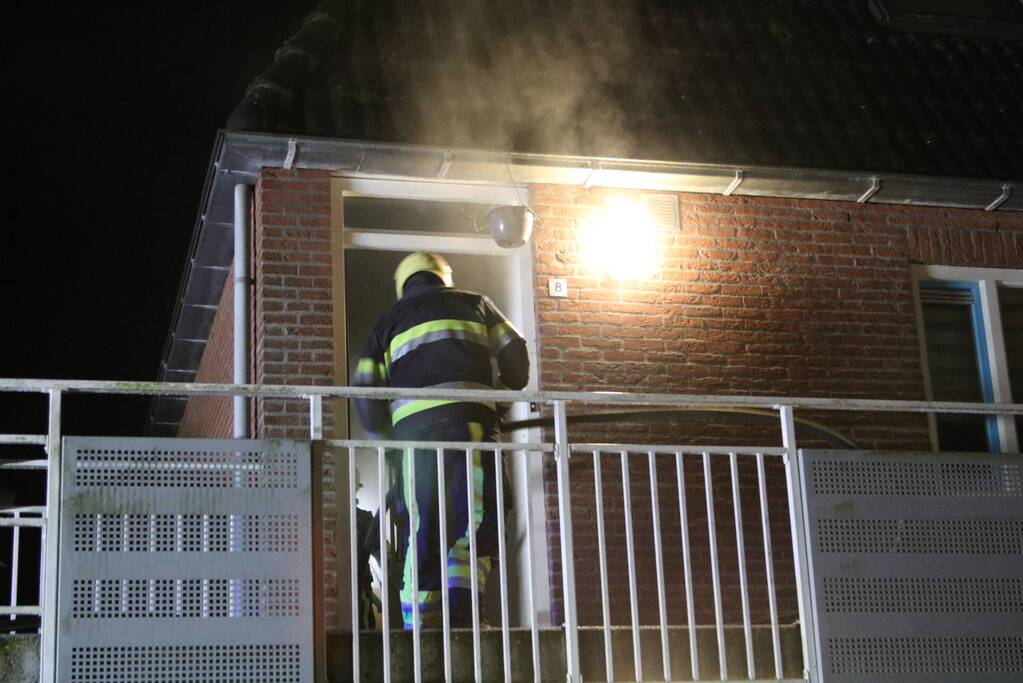 Veel rookontwikkeling door brand in woning