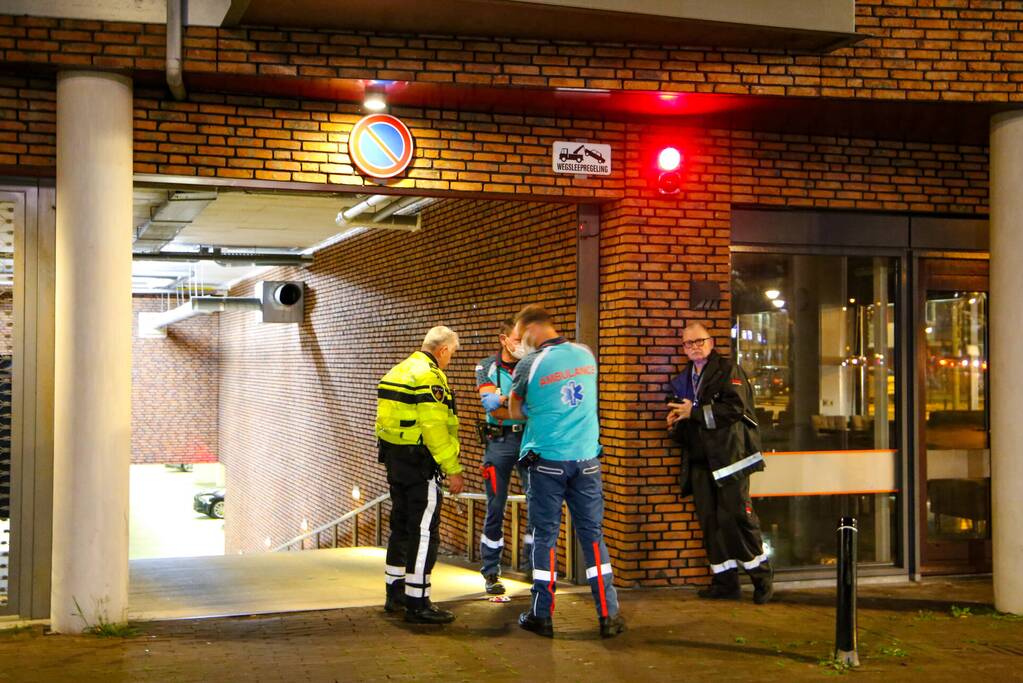 Grote inzet voor brandstichting in parkeergarage