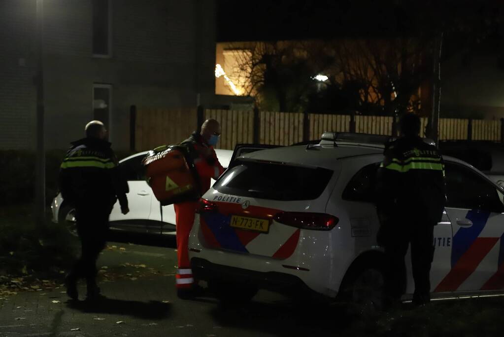 Persoon zwaargewond na val uit raam