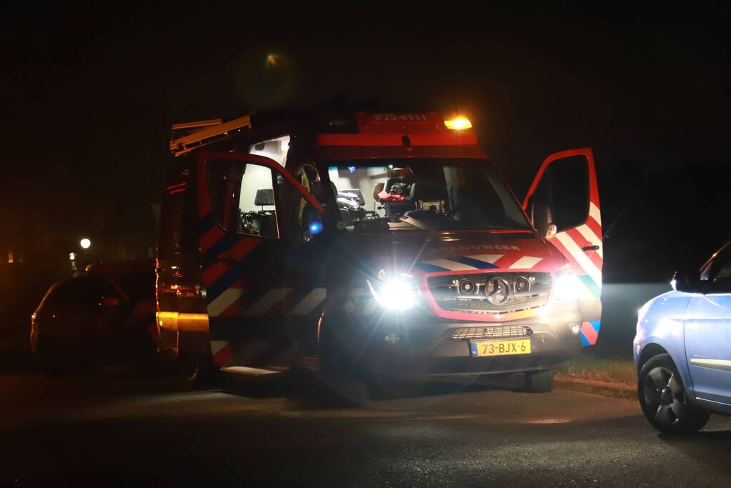 Bestuurster belandt in sloot met auto