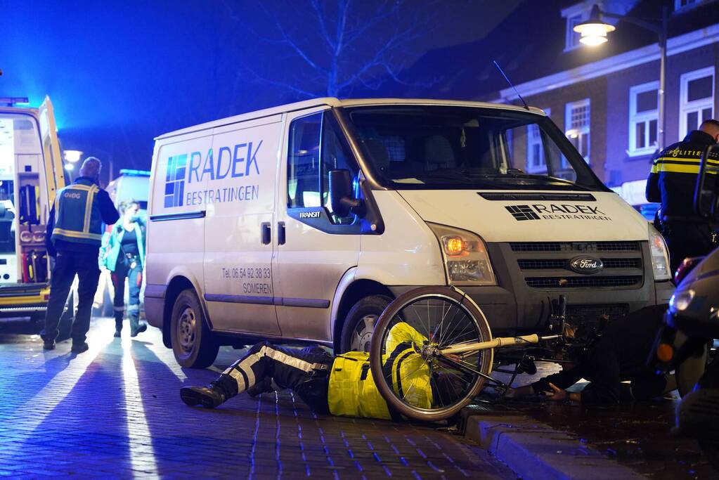 Drie fietsers gewond door ongeval met bestelbus