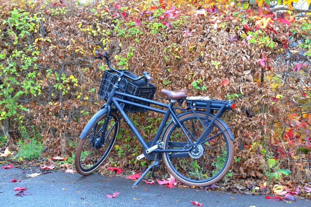 Fietser en vrachtwagen komen met elkaar in botsing