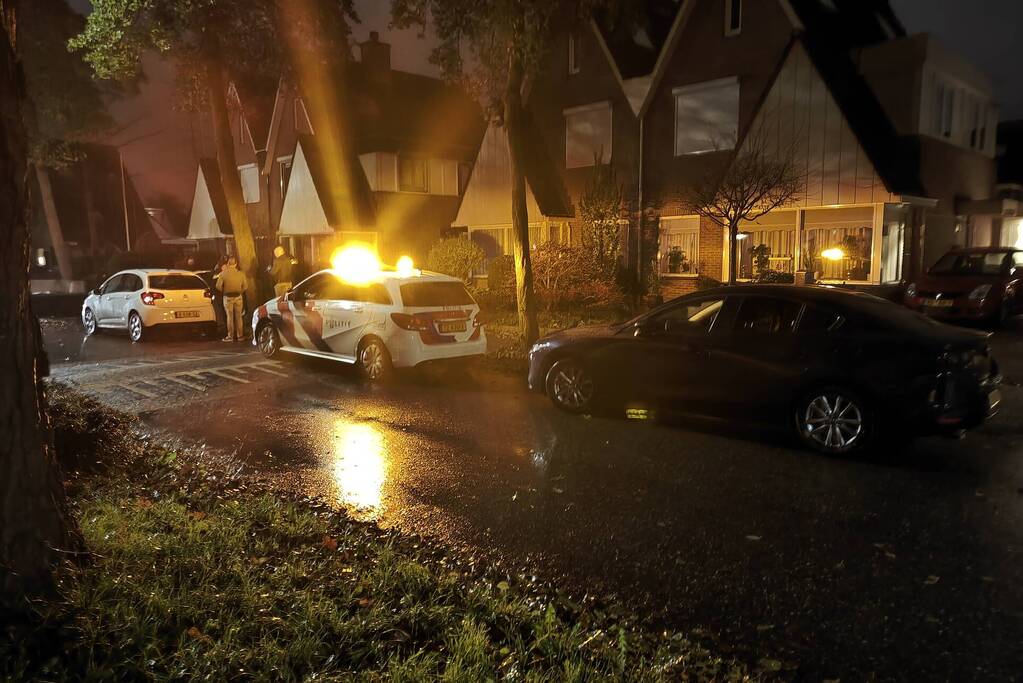 Scooter en personenauto in botsing