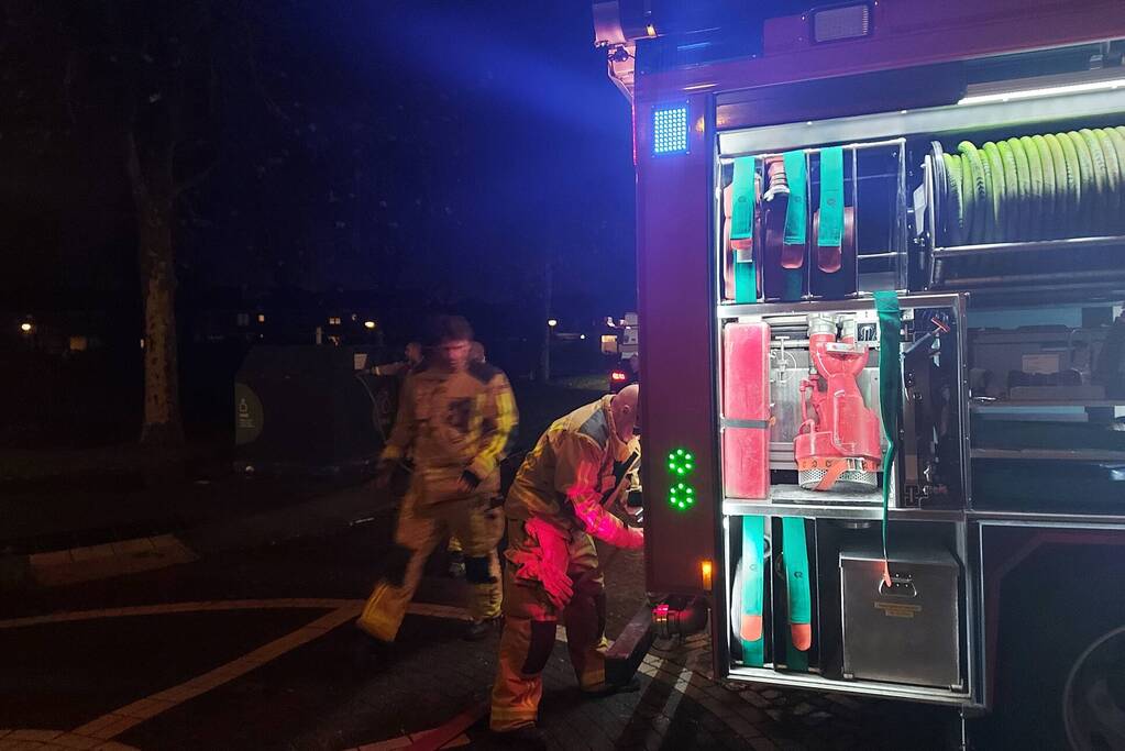 Brand blust brand in afvalcontainer