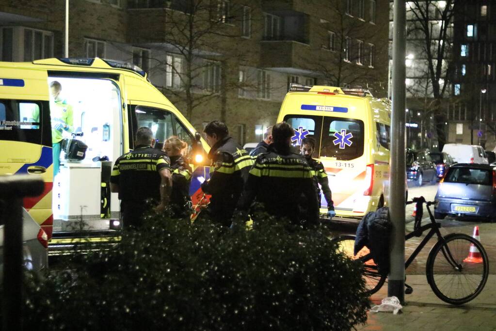 Straat afgezet door steekincident