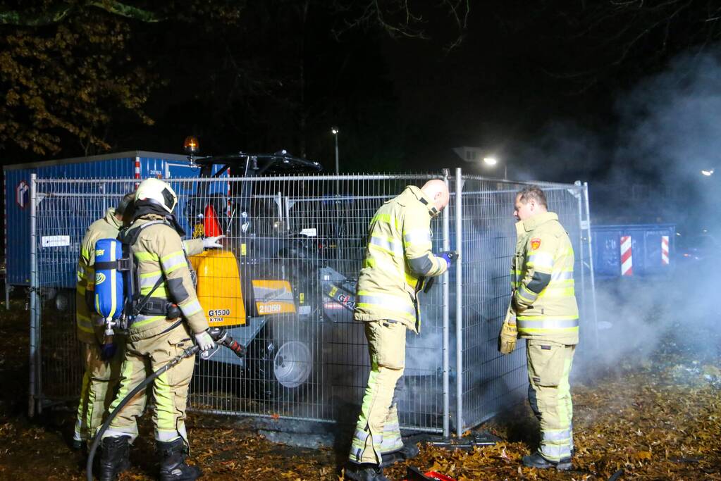 Veel rookontwikkeling door brand in dixi