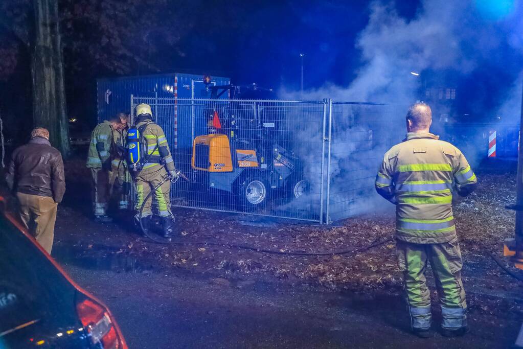 Veel rookontwikkeling door brand in dixi