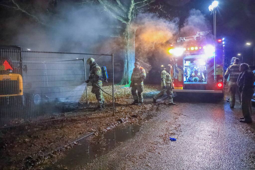 Veel rookontwikkeling door brand in dixi