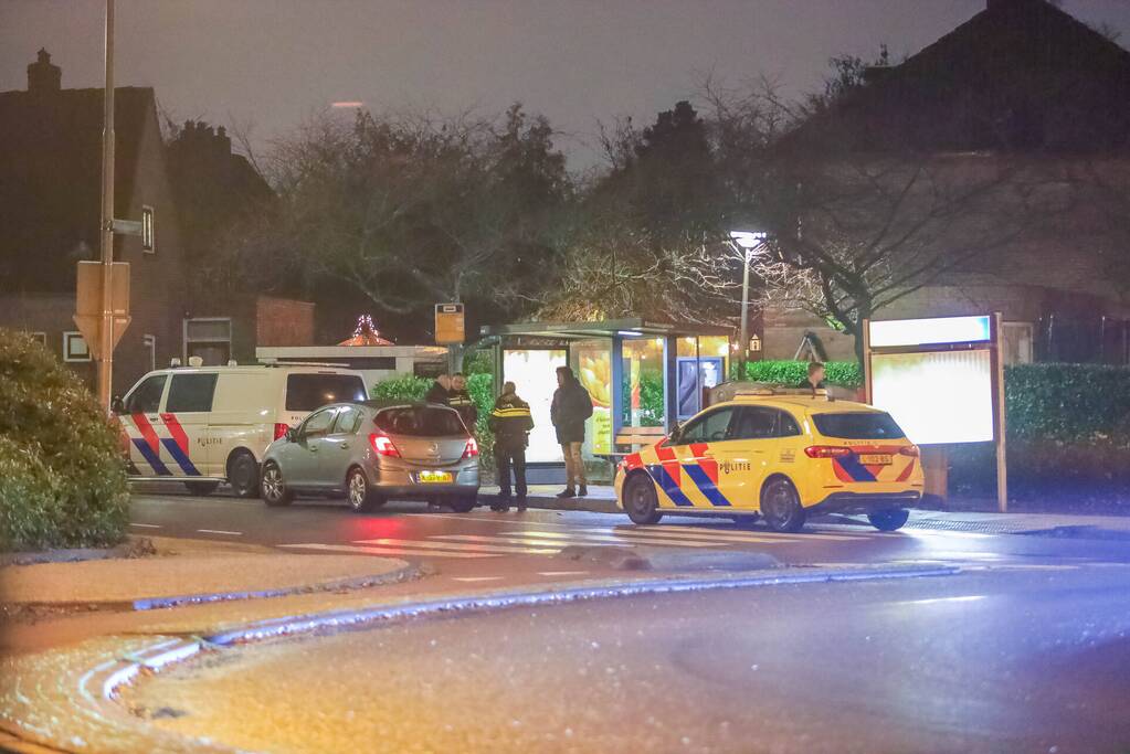 Agenten bemiddelen bij ruzie op straat